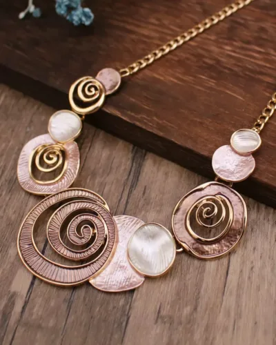 A elegance enamal pendant set