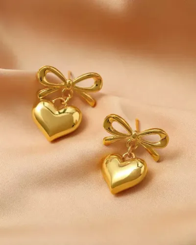 A beatiful trendy and fashionable earring