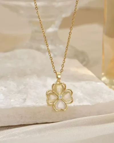 cute flower shape pendant with anti tarnish gold plated chain