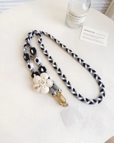 Beautiful crochet flower mobile strip