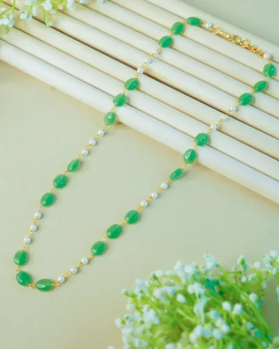 A beautiful mala give traditional and trendy look