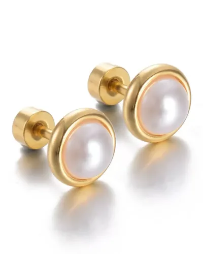 Beautiful  emerald twisted stud earing