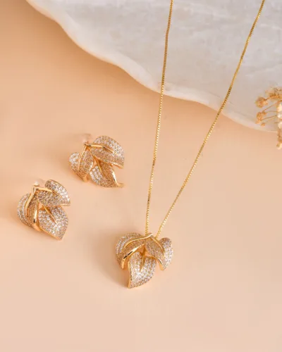 Gold Leaf Pendant Chain with Crystal Detailing