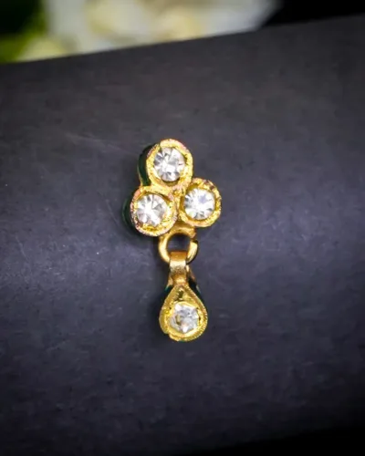 Classic Kundan Nath with Single Drop Accent