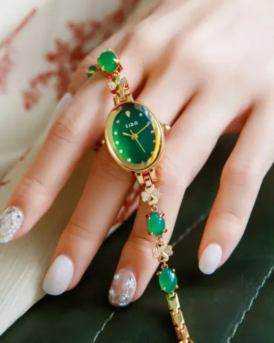 Women stylish and treandy bracelet watch